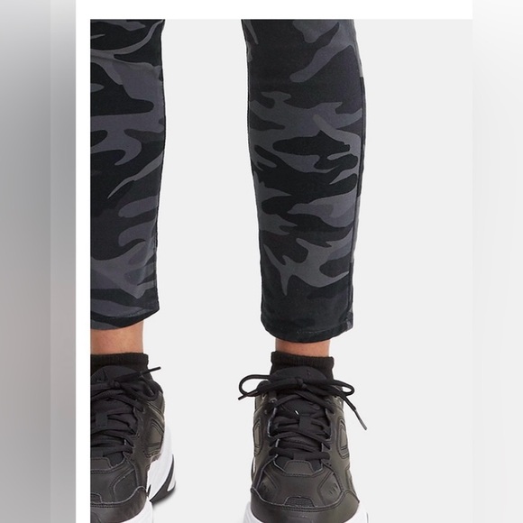 Levi's® 721 Skinny Jeans - Picture 5 of 10